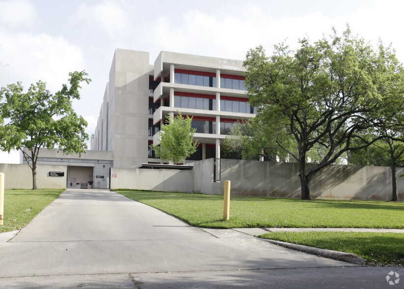 6500 West Loop South, Bellaire, TX 77401 Office For Sale