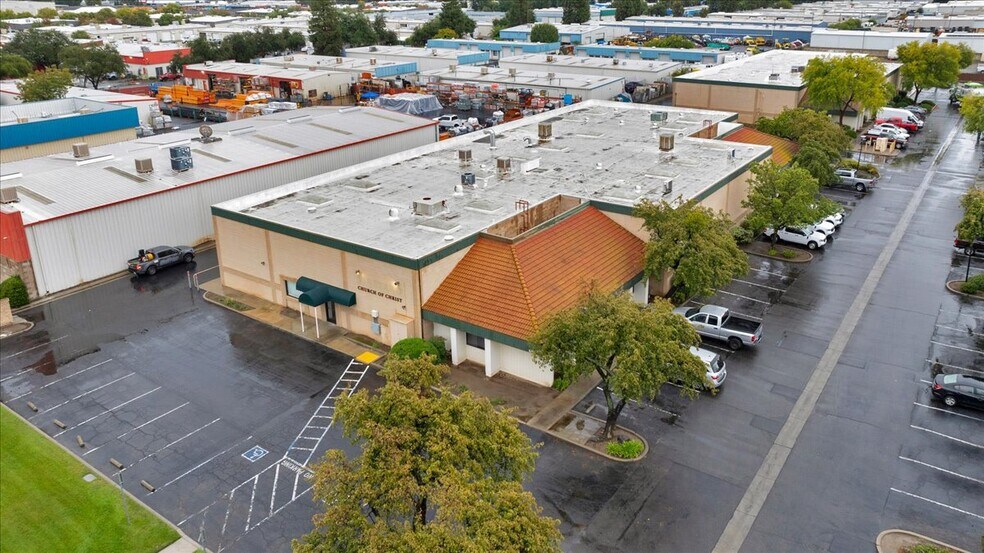 More Photos Of 5750 E Shields #102 ave, Fresno Industrial For Sale