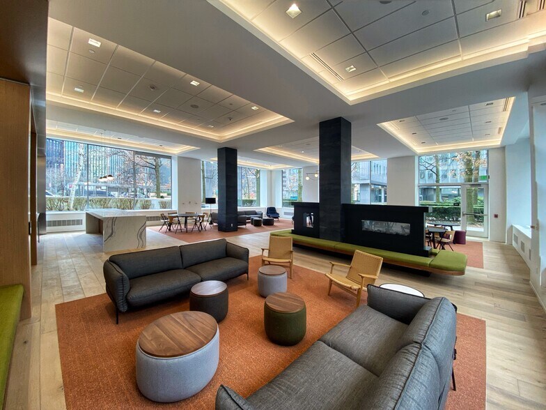 More Photos Of 420 Fort Duquesne Blvd, Pittsburgh Coworking Space