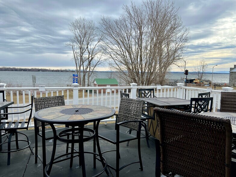 Primary Photo Of 216 Lake St, Rouses Point Restaurant For Sale