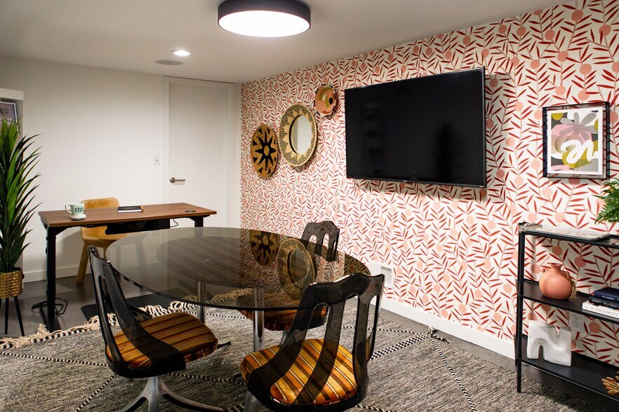 More Photos Of 4009 E Lake St, Minneapolis Office For Lease