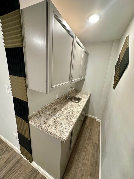 More Photos Of 315 Transport Dr, Cookeville Warehouse For Lease