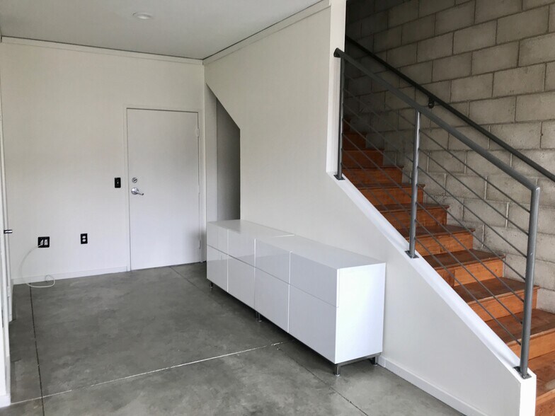 More Photos Of 961 W Laurel St, San Diego Office For Lease