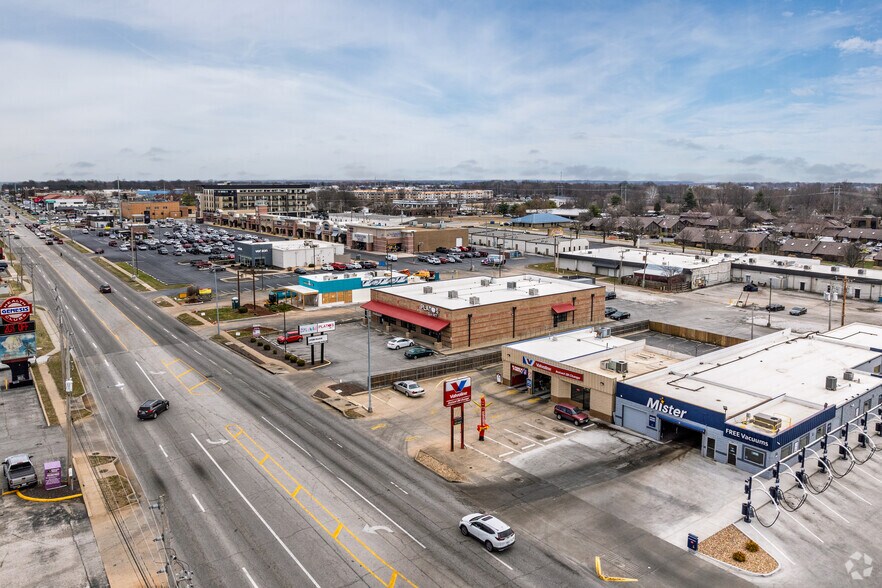 More Photos Of 1258 E Battlefield St, Springfield General Retail For Lease