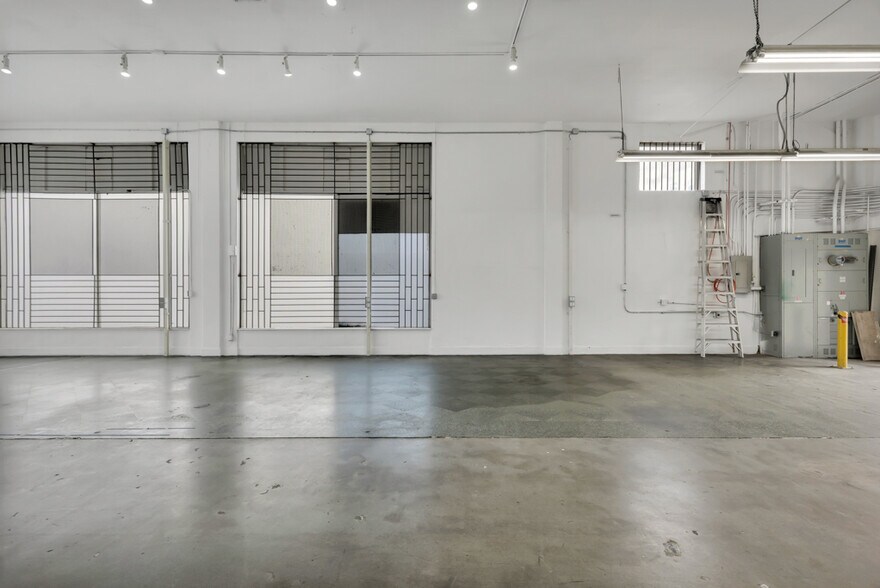More Photos Of 7176 W Sunset Blvd, Los Angeles Storefront Retail Office For Sale