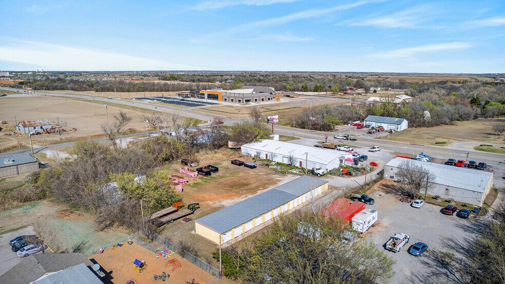 More Photos Of 1505 N Main St, Newcastle Warehouse For Sale
