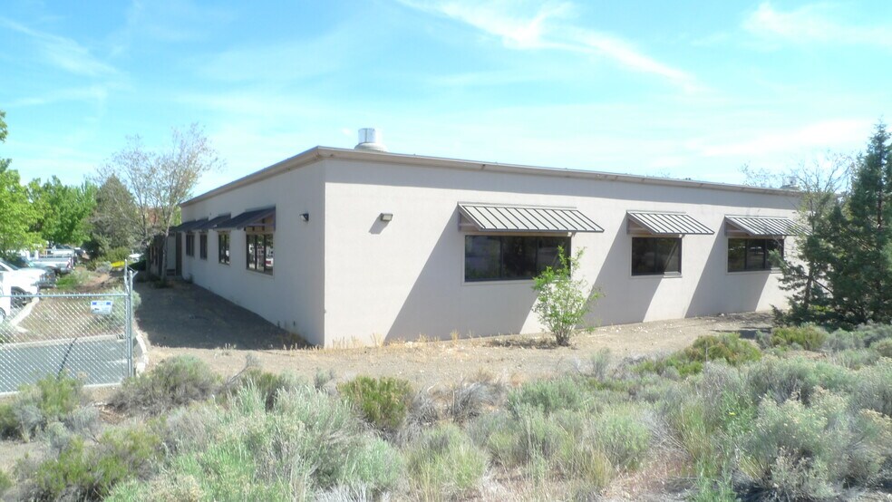 More Photos Of 708 SW Umatilla Ave, Redmond Manufacturing For Lease
