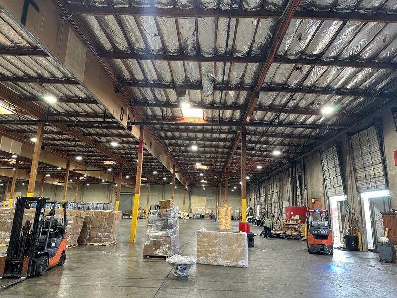 More Photos Of 18770 80th Pl S, Kent Warehouse For Lease