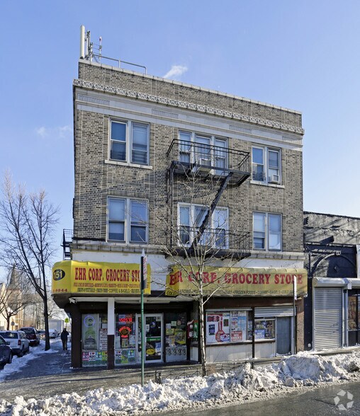 Primary Photo Of 98 Vreeland St, Staten Island Storefront Retail Residential For Lease