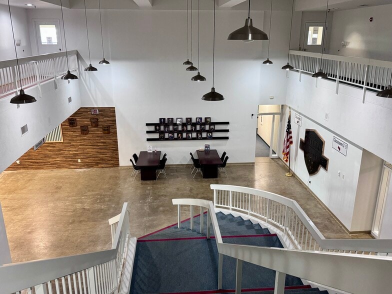 More Photos Of 4300-4356 Caterpillar Rd, Redding Manufacturing For Lease