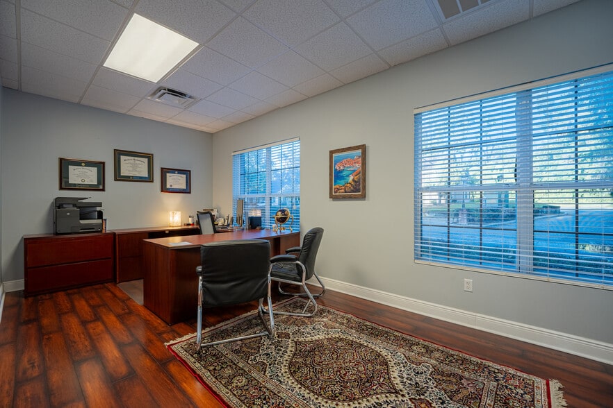 More Photos Of 523 Wekiva Commons Cir, Apopka Office For Sale