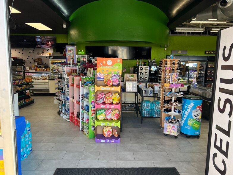 More Photos Of 290 N US Highway 287, Lafayette Service Station For Sale