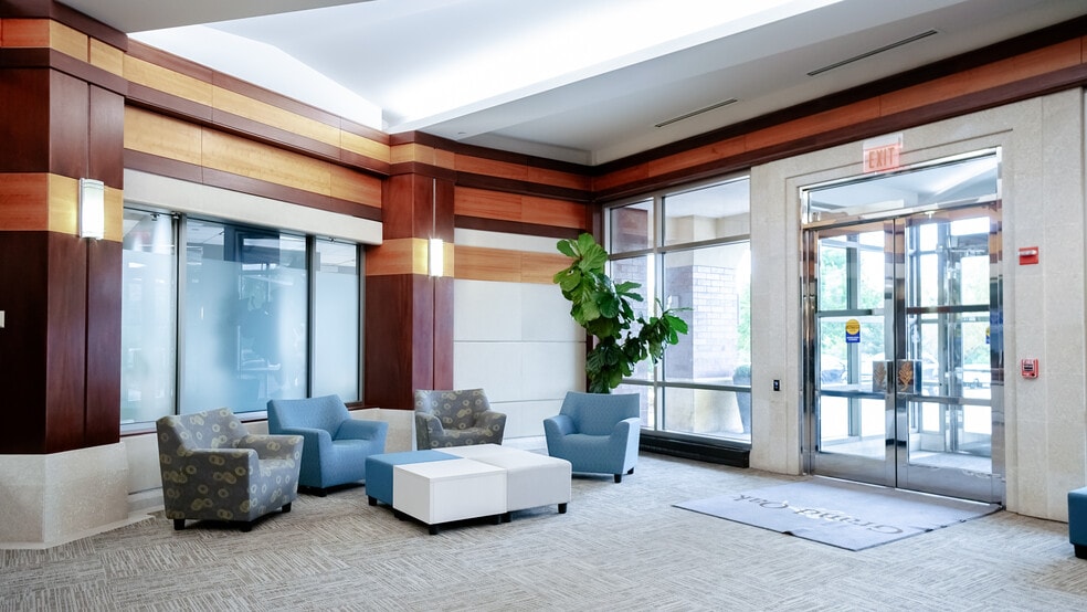 More Photos Of 860 Blue Gentian Rd, Eagan Unknown For Lease