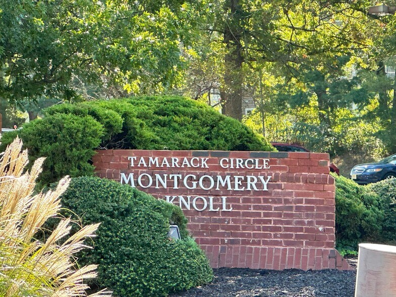 More Photos Of 176 Tamarack Cir, Skillman Office For Sale