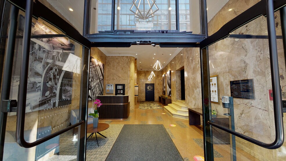 More Photos Of 600 W Jackson Blvd, Chicago Office For Lease