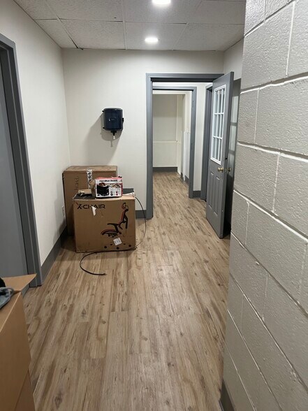 More Photos Of 36 Garden St, New York Mills Manufacturing For Lease