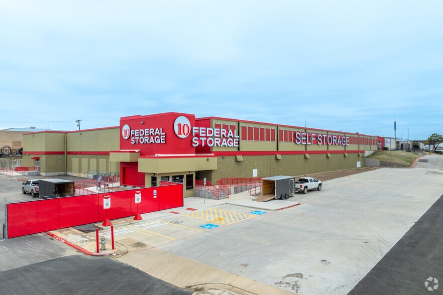 More Photos Of 2910 Avenue F, Arlington Warehouse For Sale