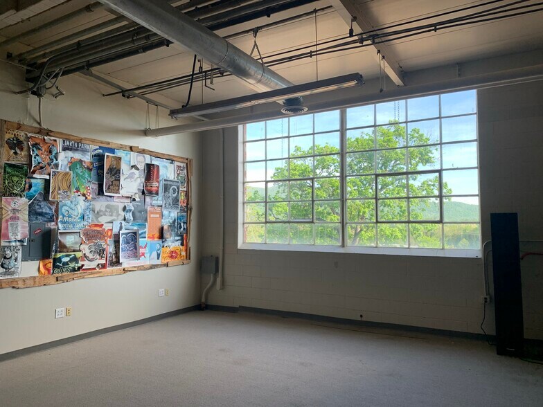 More Photos Of 5391 Three Notch'd Rd, Crozet Flex For Lease