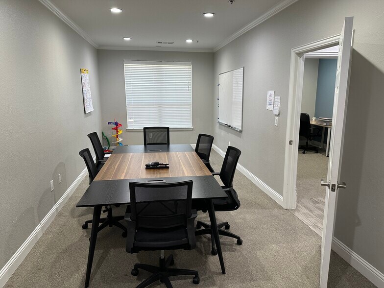 More Photos Of 2785 Rockbrook Dr, Lewisville Medical For Lease