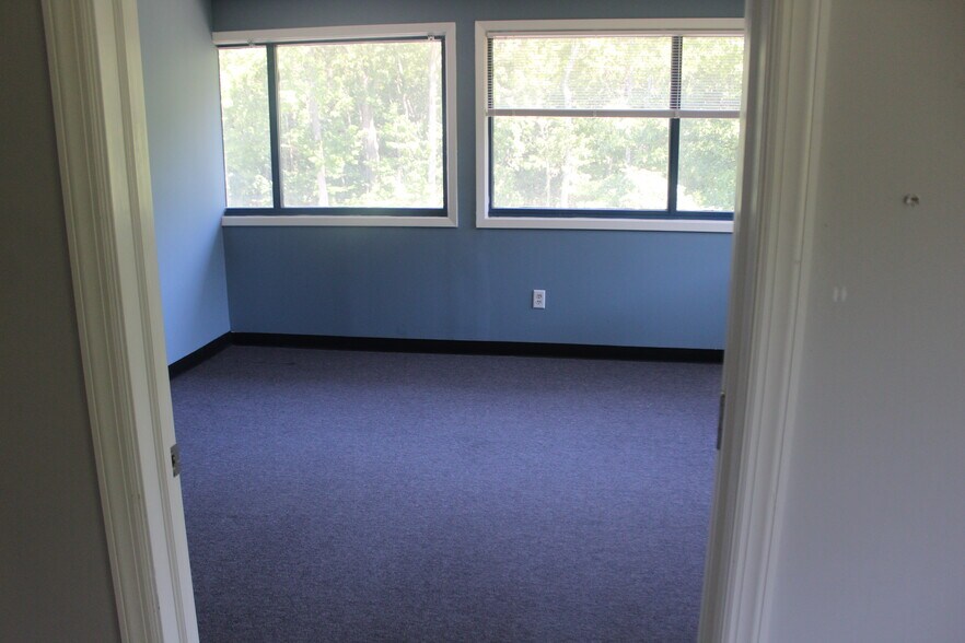 More Photos Of 3321 Doris Ave, Ocean Unknown For Lease