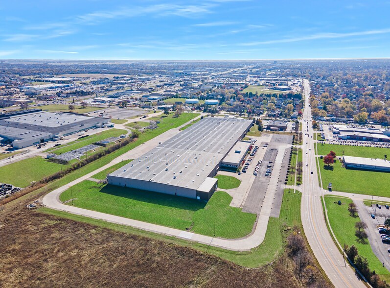 More Photos Of 1500 Fort Jesse Rd, Normal Warehouse For Sale