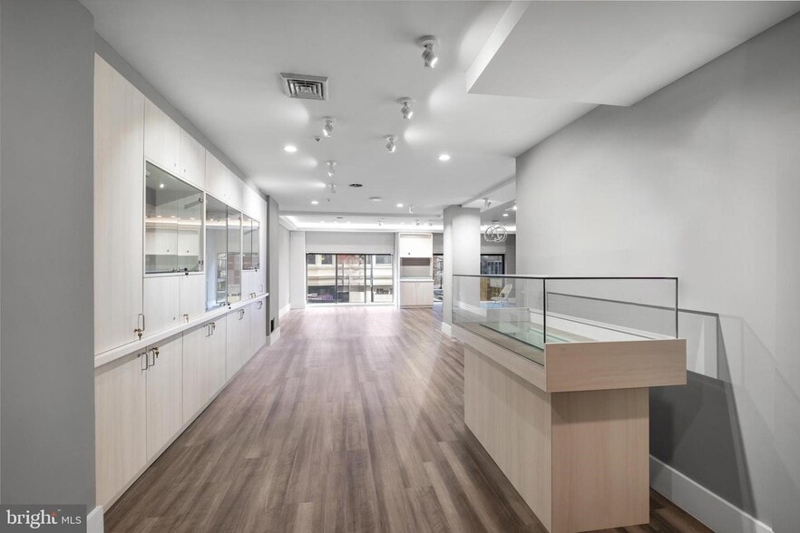More Photos Of 1737-1739 Chestnut St, Philadelphia Apartments For Lease
