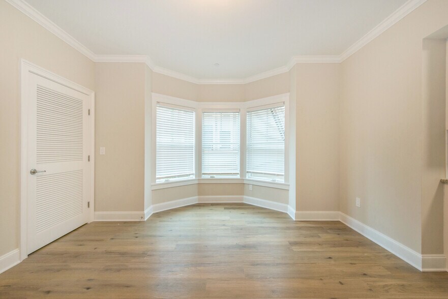 More Photos Of 84 Auburn St, Paterson Apartments For Sale