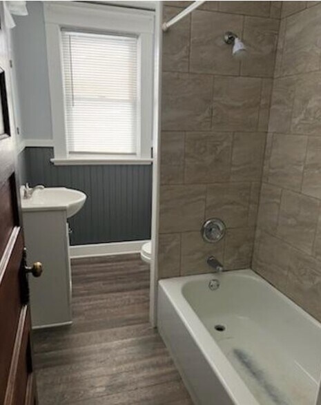 More Photos Of 1524 Van Vranken Ave, Schenectady Bar For Sale