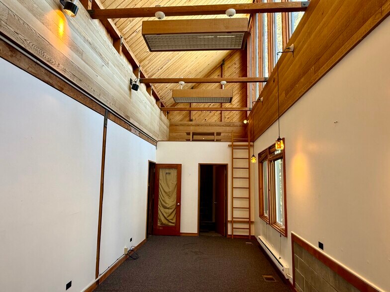 More Photos Of 1158 High St, Eugene Office For Lease