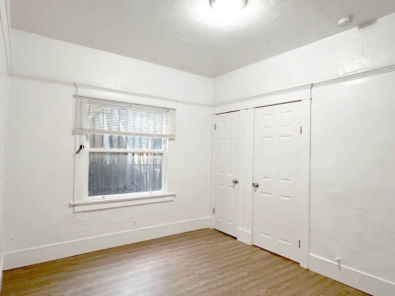 More Photos Of 458 W Vernon Ave, Los Angeles Apartments For Sale