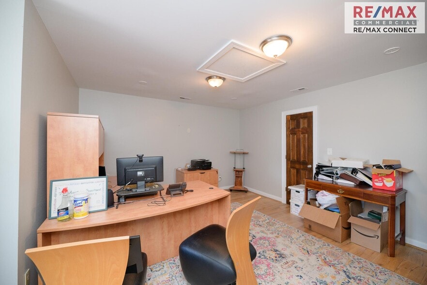 More Photos Of 760 McGuire Pl, Newport News Office For Sale