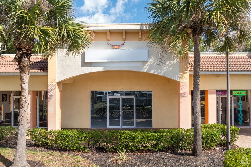 More Photos Of 5781-5783 Bayshore Rd, North Fort Myers Unknown For Lease