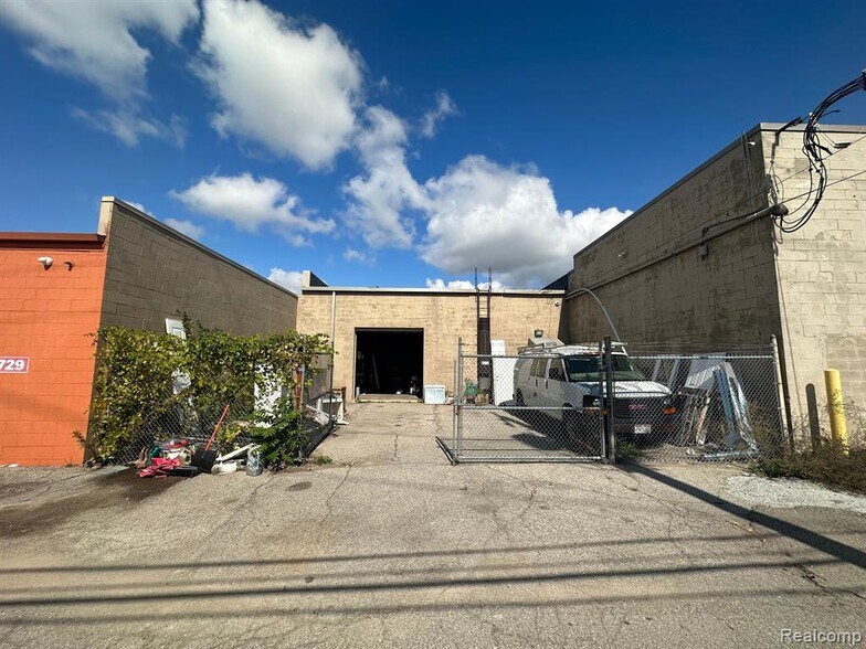 More Photos Of 4705 Conner St, Detroit General Retail For Lease