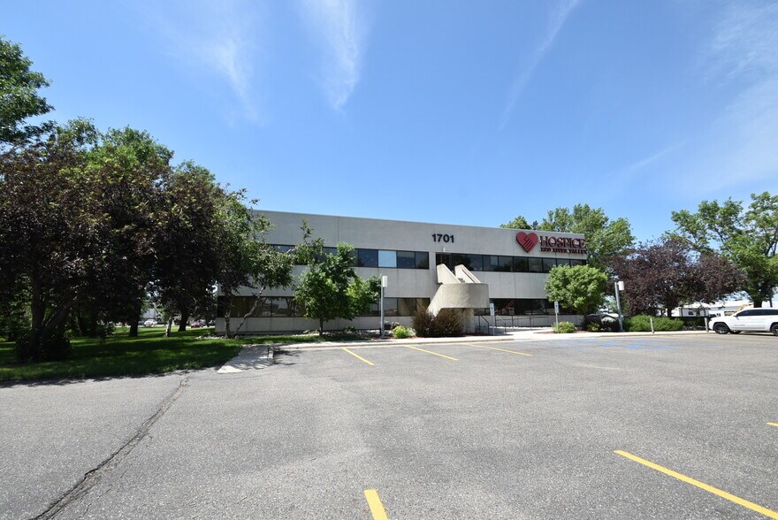 More Photos Of 1701 38th St S, Fargo Office For Lease