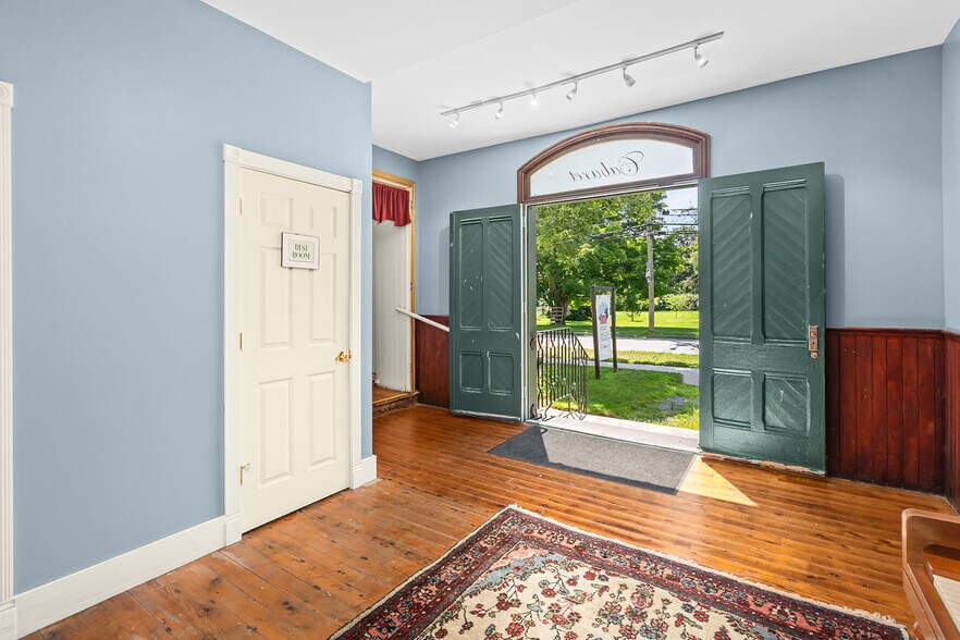 More Photos Of 11 E Broadway, Salem Theater Concert Hall For Sale