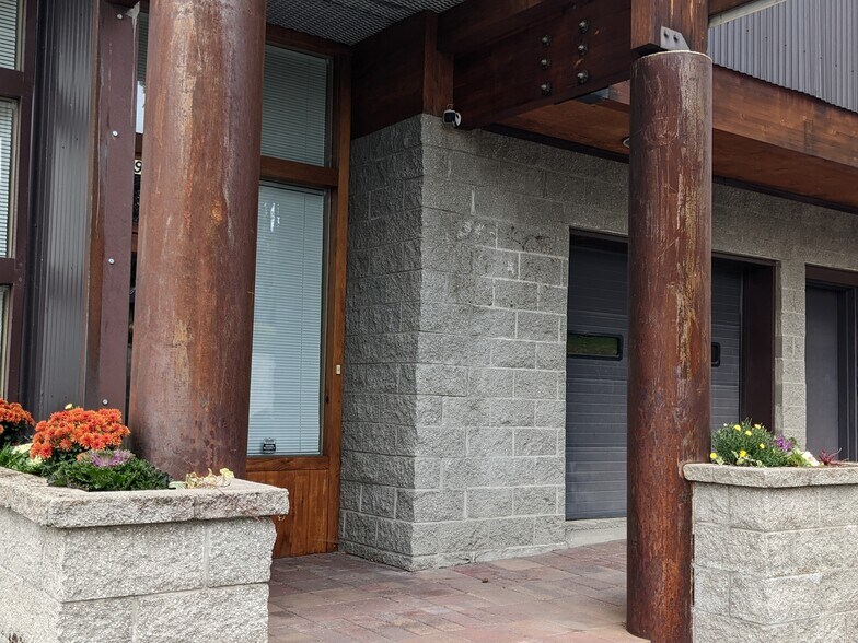 Primary Photo Of 1090 E Lakeshore Dr, Coeur d'Alene Office For Lease