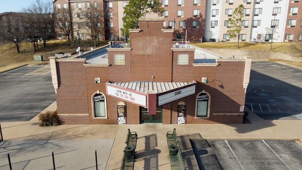 More Photos Of 333 W Albany St, Broken Arrow Restaurant For Sale