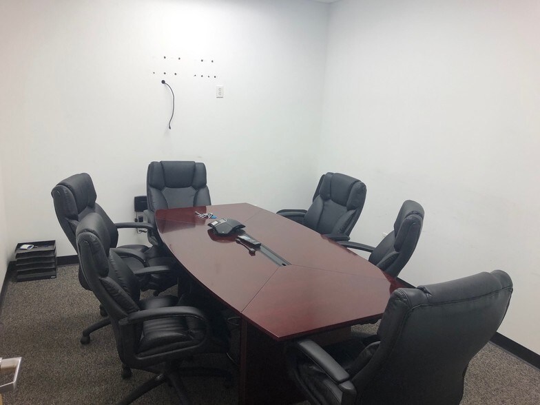 More Photos Of 85 Maple Ave, Stoneham Warehouse For Lease