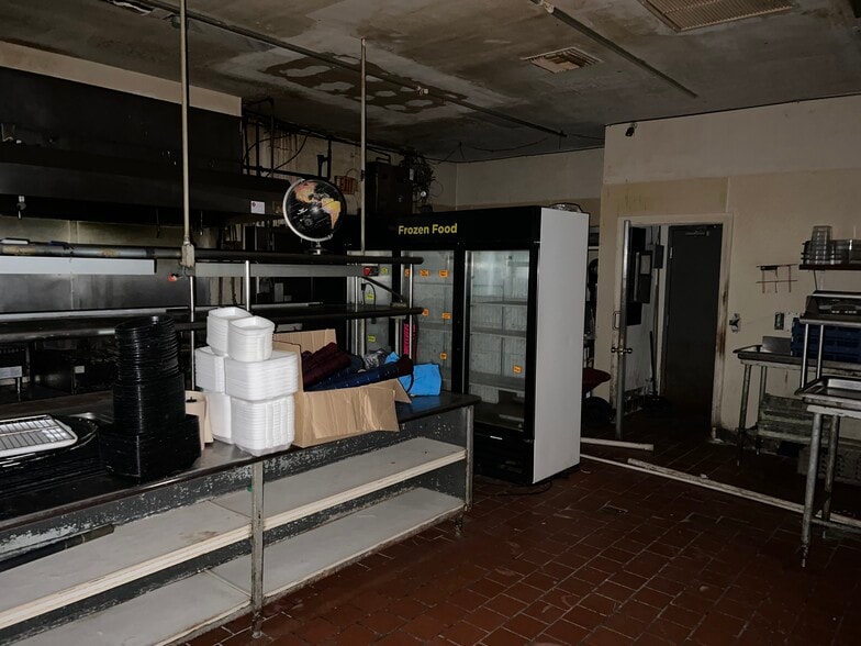 More Photos Of 223 9th Ave S, Jacksonville Beach Restaurant For Lease