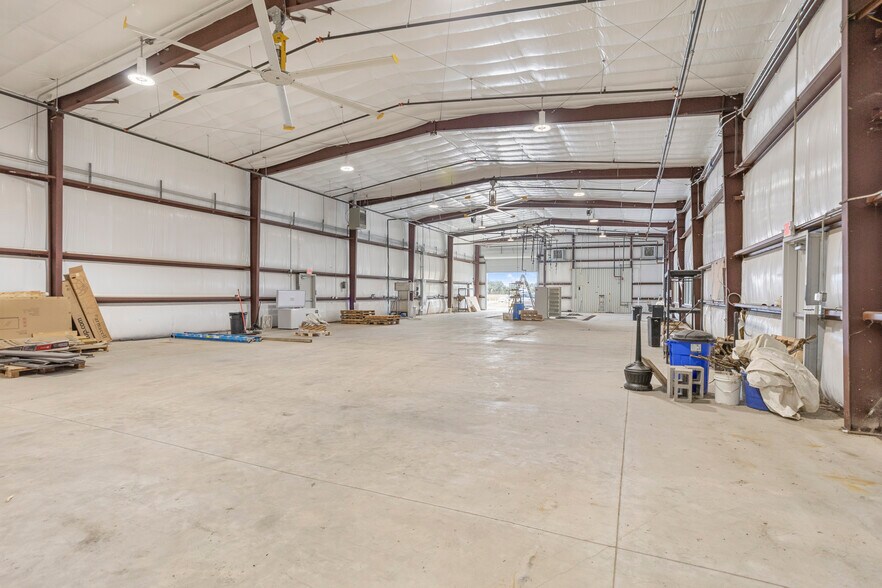 More Photos Of 2702 Fort Worth Hwy, Hudson Oaks Warehouse For Sale