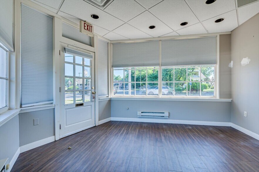 More Photos Of 2412 Plainfield Ave, South Plainfield Office For Sale