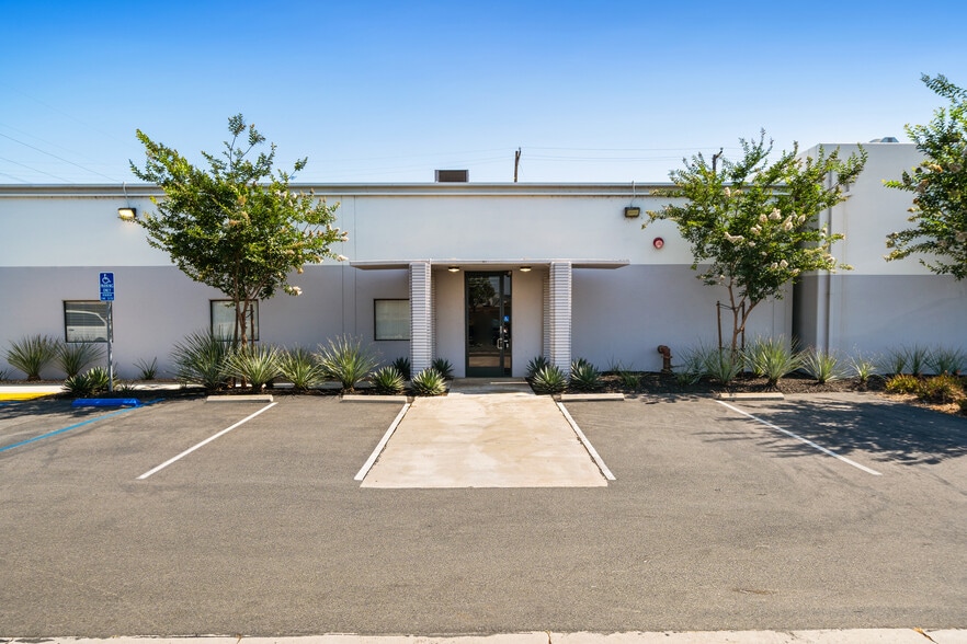 More Photos Of 15131-15151 Goldenwest Cir, Westminster Unknown For Lease