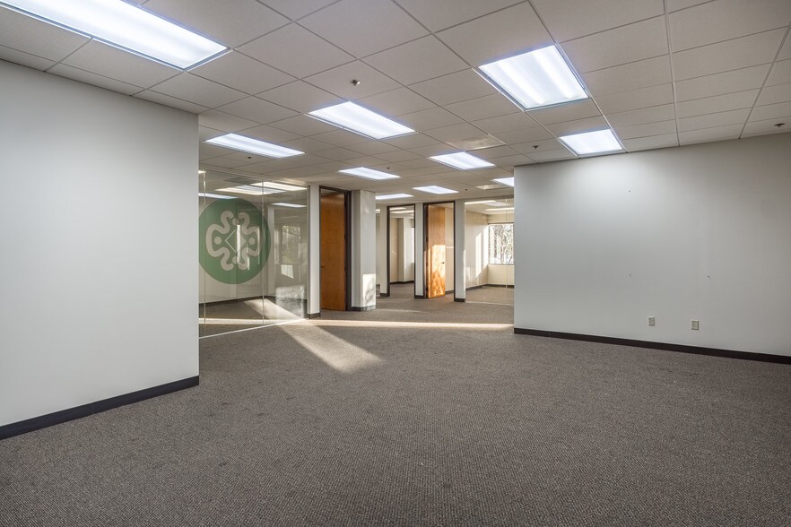 More Photos Of 17100 Pioneer Blvd, Artesia Office For Lease
