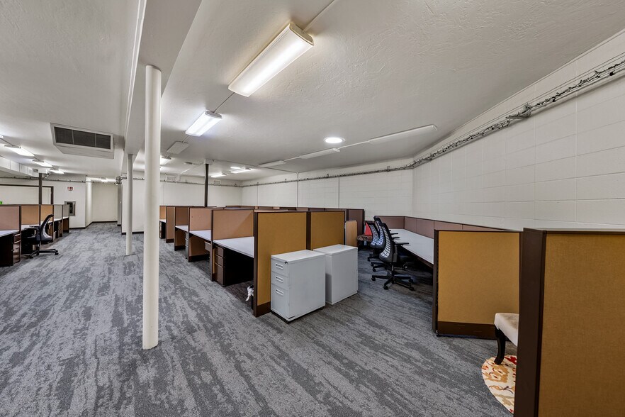 More Photos Of 209 N Pacific Hwy, Talent General Retail For Sale