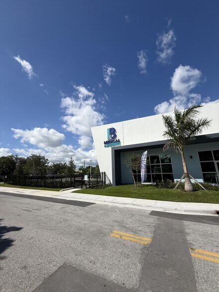 More Photos Of 101 NW 12th St, Pompano Beach Medical For Lease