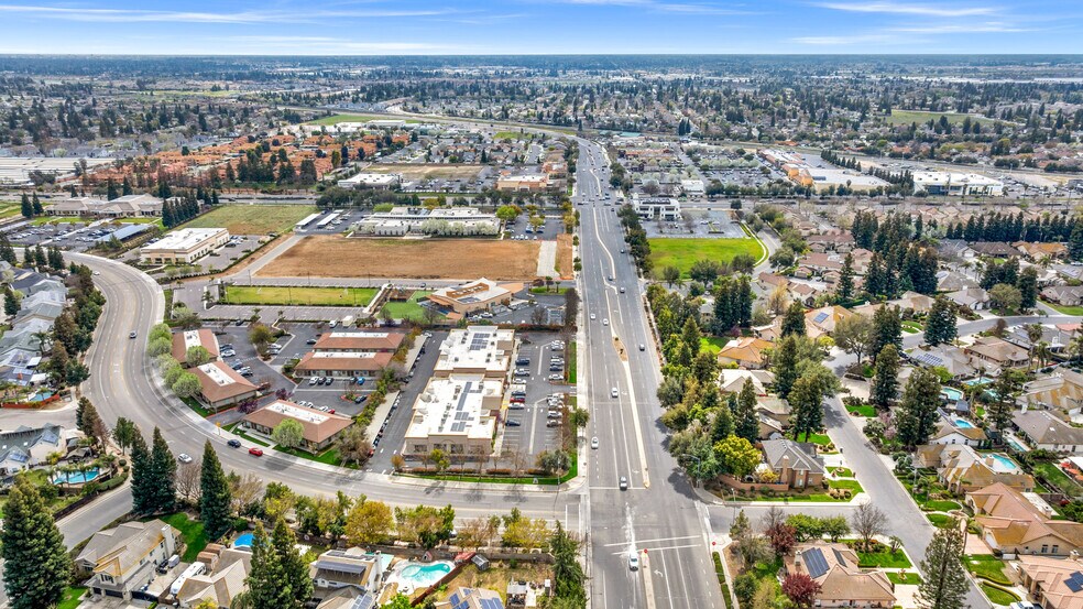 More Photos Of 7206 N Milburn Ave, Fresno Medical For Lease