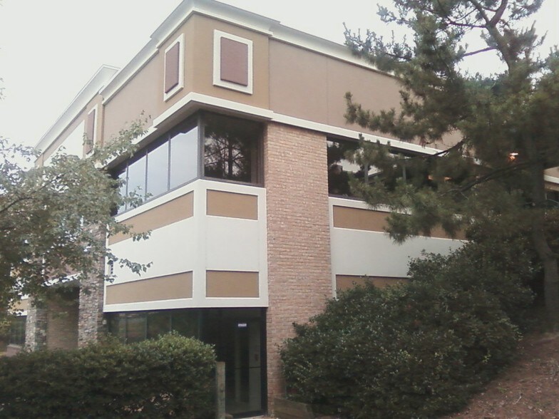 More Photos Of 12401 Middlebrook Rd, Germantown Office For Lease