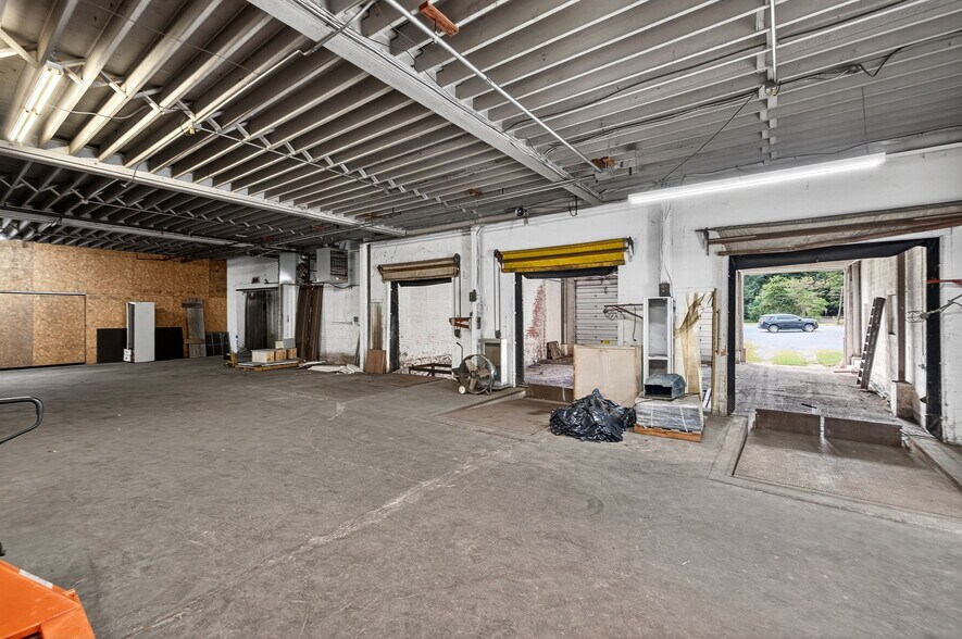 More Photos Of 168-171 Bower Street Ext, Montgomery Manufacturing For Sale