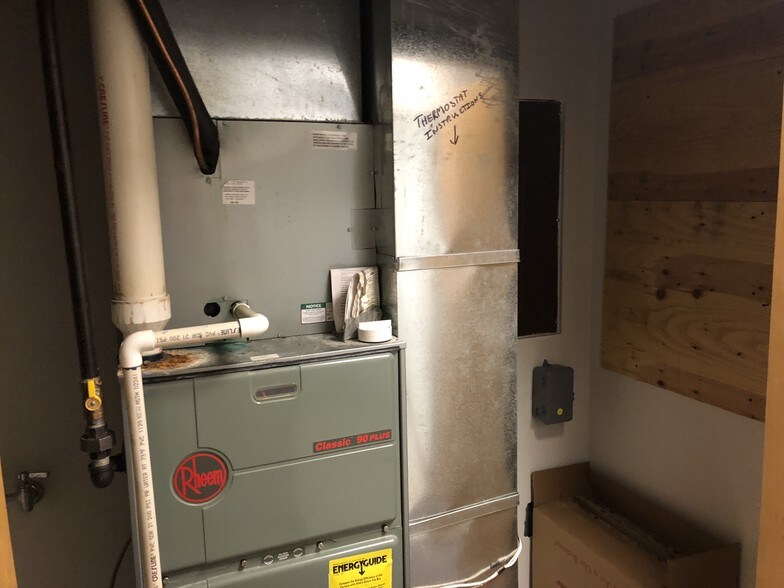 More Photos Of 1515 E Cleveland Ave, Monett Office For Lease