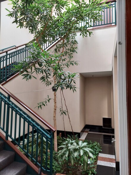 More Photos Of 21351 Gentry Dr, Sterling Office For Lease